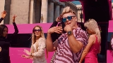 Miniatura del vídeo Wyglądasz Idealnie
