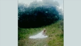 Miniatura del vídeo Breathe onto me