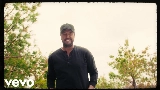 Miniatura del vídeo Country And She Knows It